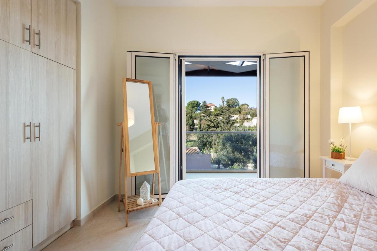 Villa Breeze & Villa Coco By Konnect, Avlaki Beach Kassiopi Bagian luar foto