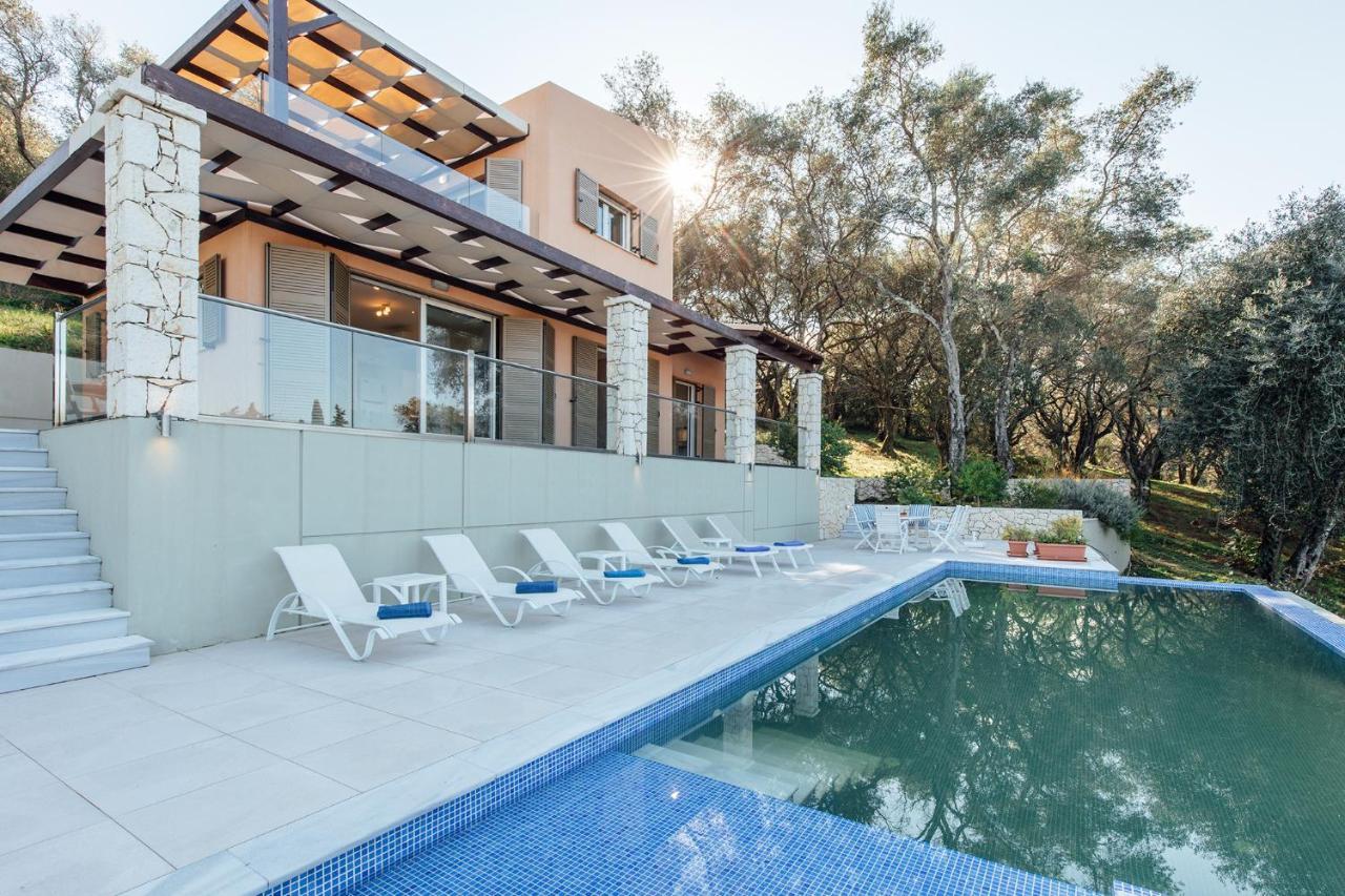 Villa Breeze & Villa Coco By Konnect, Avlaki Beach Kassiopi Bagian luar foto