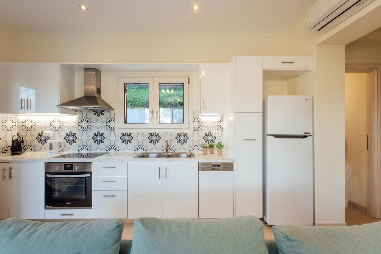 Villa Breeze & Villa Coco By Konnect, Avlaki Beach Kassiopi Bagian luar foto