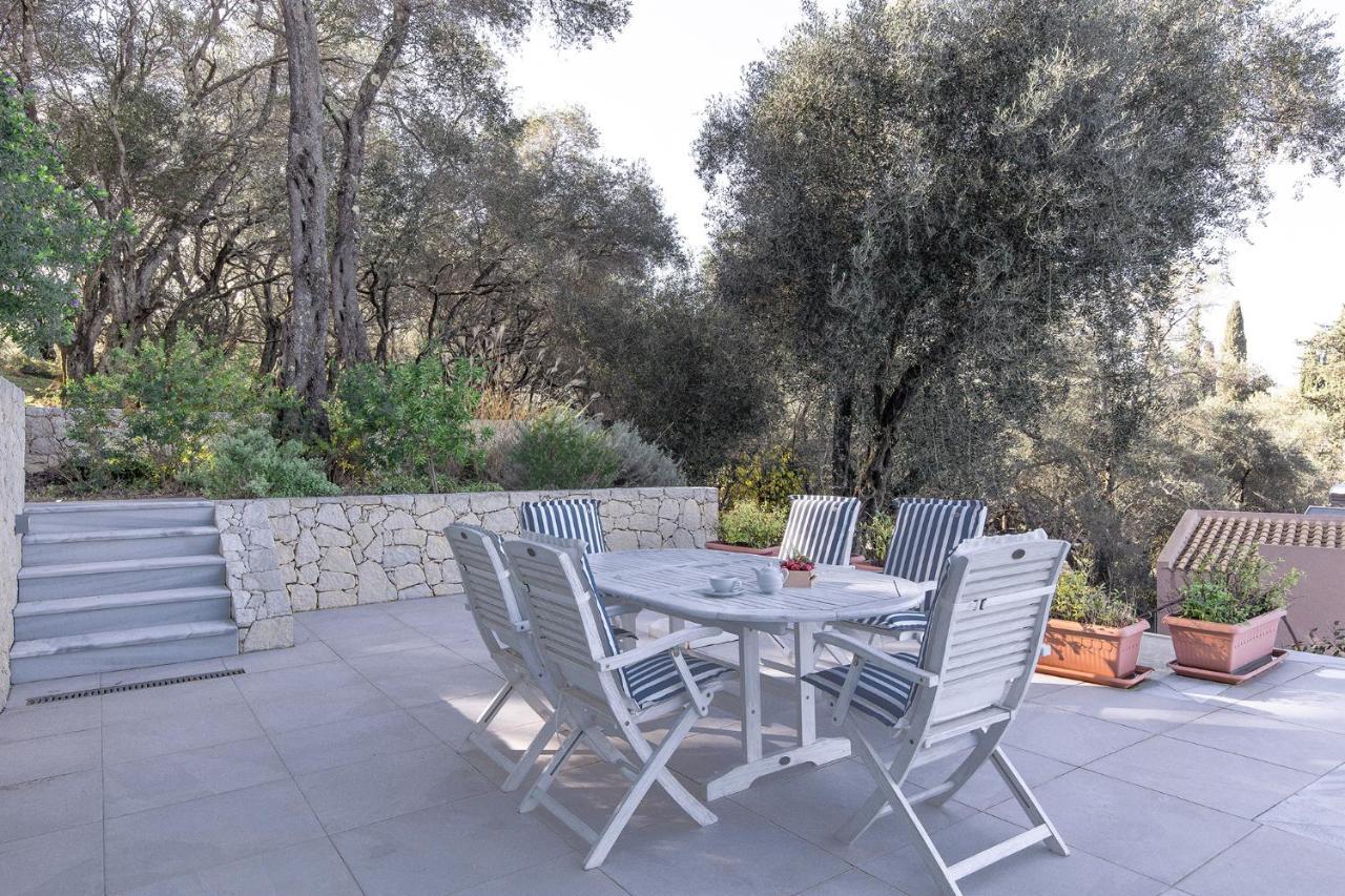 Villa Breeze & Villa Coco By Konnect, Avlaki Beach Kassiopi Bagian luar foto