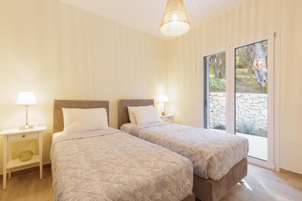 Villa Breeze & Villa Coco By Konnect, Avlaki Beach Kassiopi Bagian luar foto
