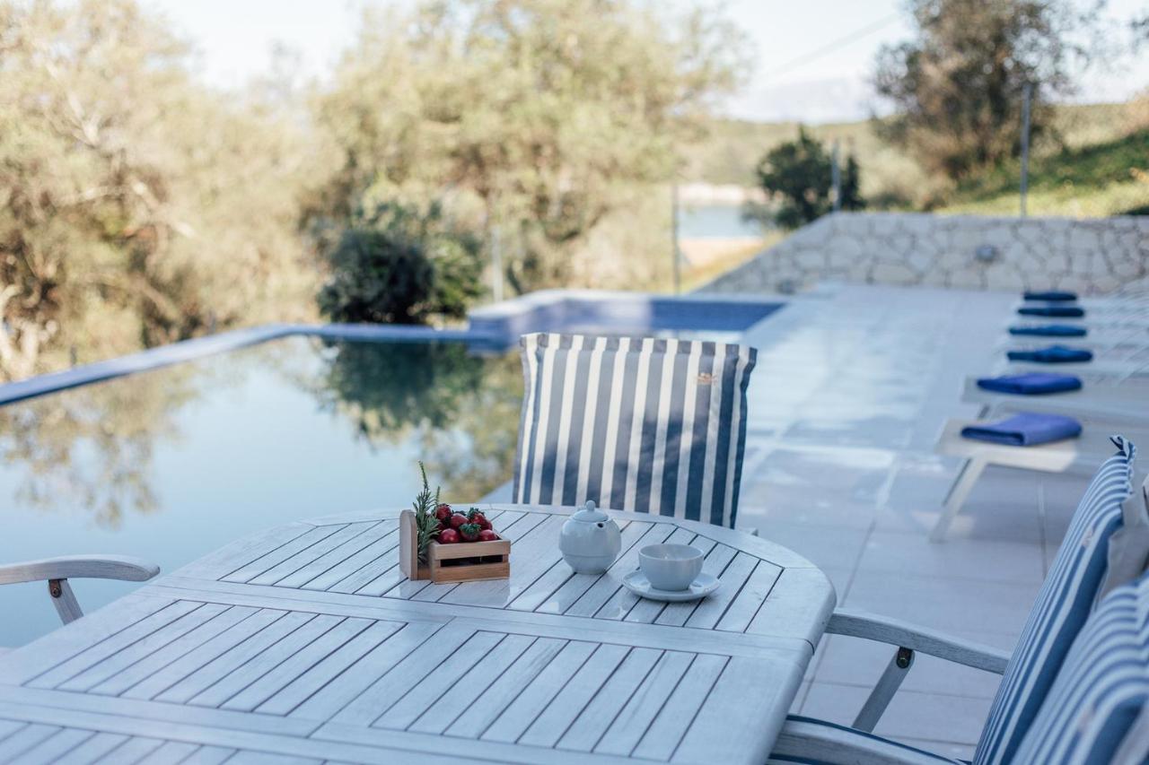 Villa Breeze & Villa Coco By Konnect, Avlaki Beach Kassiopi Bagian luar foto