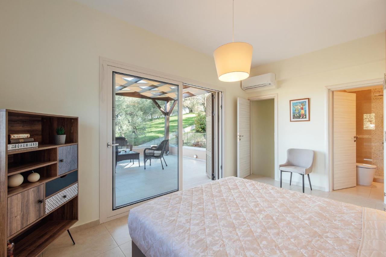 Villa Breeze & Villa Coco By Konnect, Avlaki Beach Kassiopi Bagian luar foto