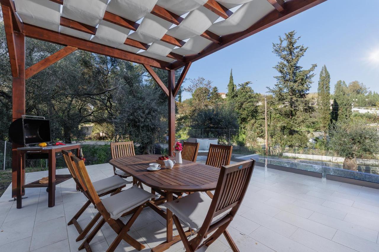 Villa Breeze & Villa Coco By Konnect, Avlaki Beach Kassiopi Bagian luar foto